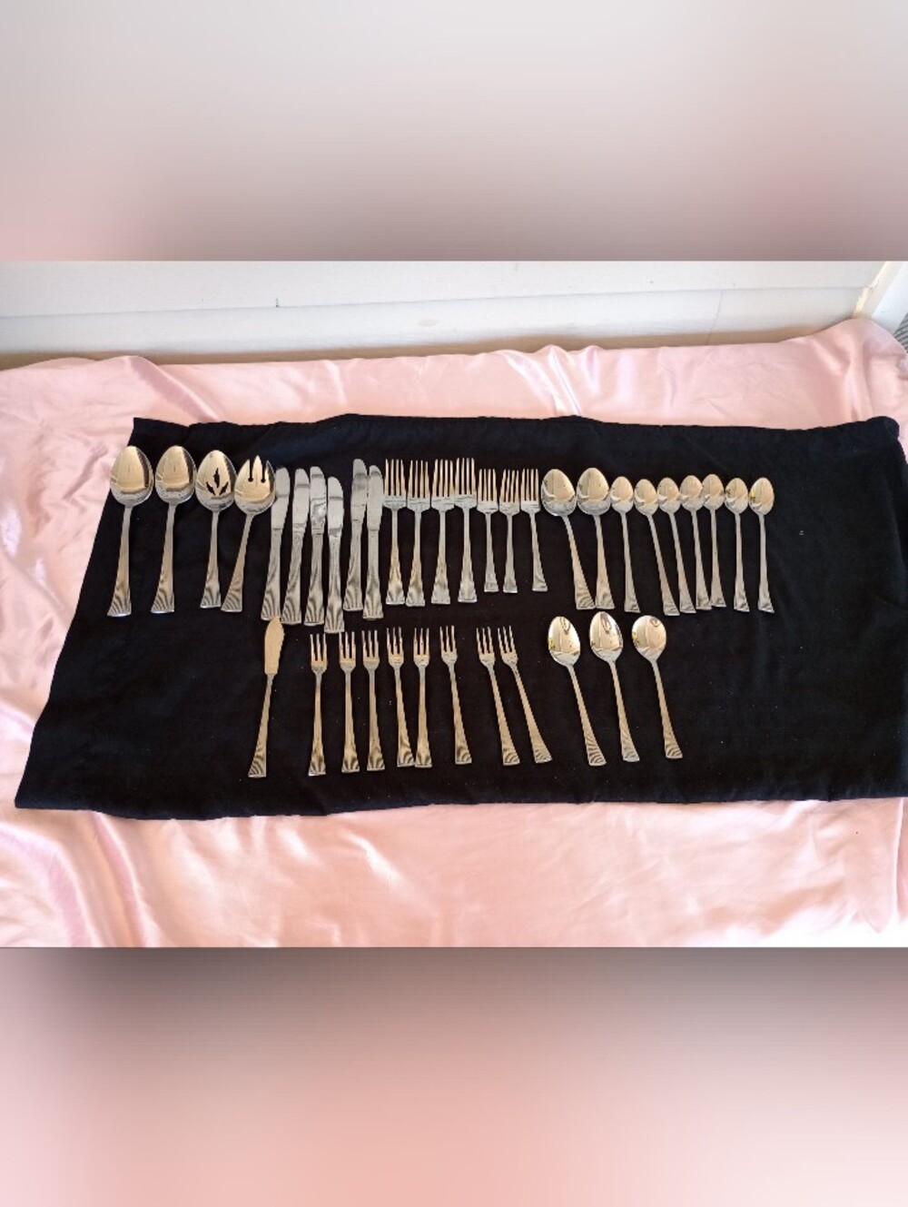 BARCLAY GENEVE VAN CORTLAND STAINLESS FLATWARE 38-PIECES